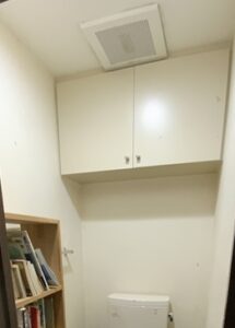 あえて収納を減らしたマンションのトイレリフォーム　工事前
